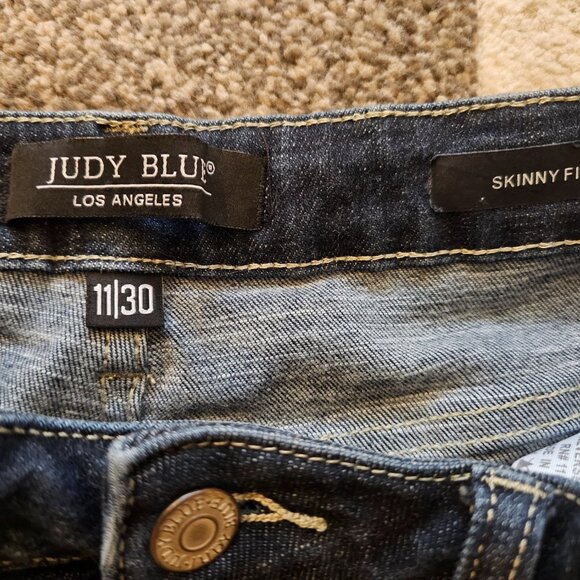Judy Blue JB88336, Non-distressed Skinny Jeans size 11/30, Excellent Condition - Picture 2 of 4
